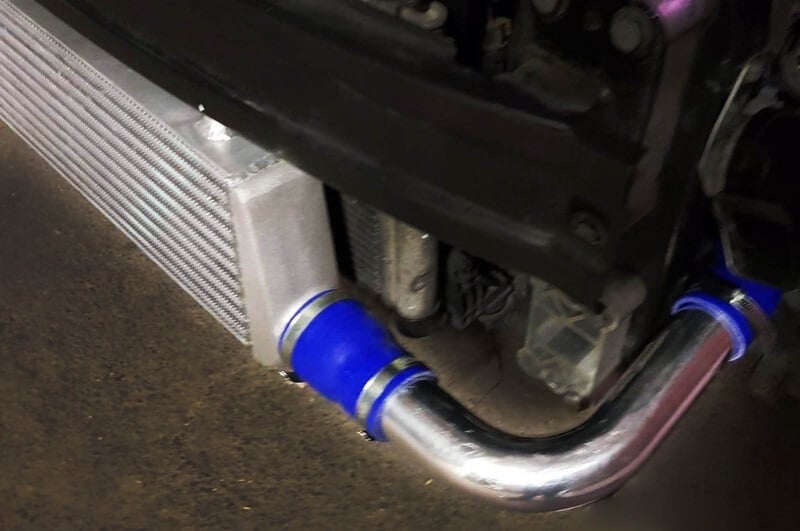 ICKIT-FIAT500-B-fiat-abarth-500-intercooler-kit-with-blue-hoses-(15).jpg